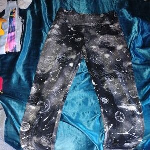 No Boundaries Cosmic Print Kids Leggings - Black and White